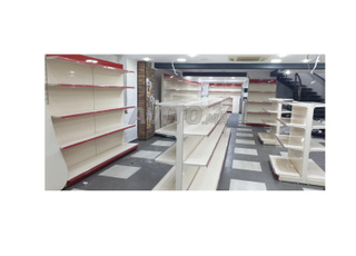 Rayonnage (les étagères) رفوف تجارية جدارية