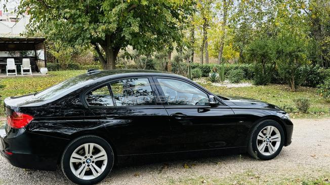 BMW Série 3 Sport - Modèle Fin 2014–Excellent État