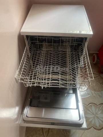 آلة غسل الآواني 