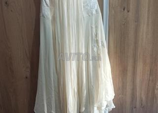 robe de mariée mi longue neuve 