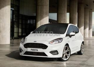 Ford Fiesta blanche à Larache