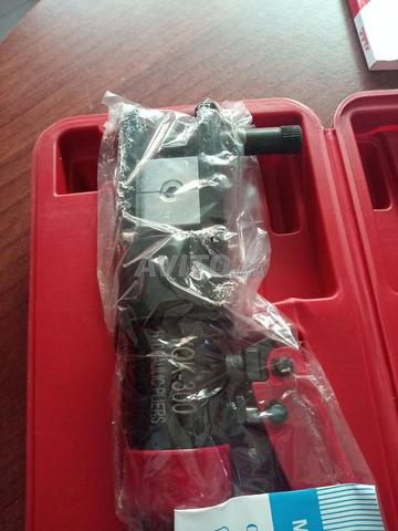 PINCE A SERTIR HYDRAULIQUE 16T 16 à 300 MM² - 2