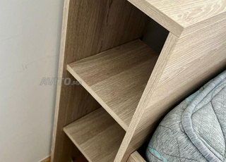 Lit 140 x 190 avec 3 tiroirs et niches