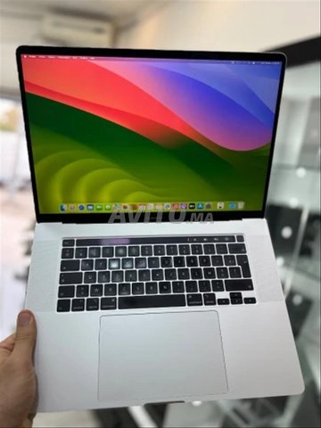 MacBook Pro 16 2019 i9 64Go RAM 2TB SSD 599 cycles