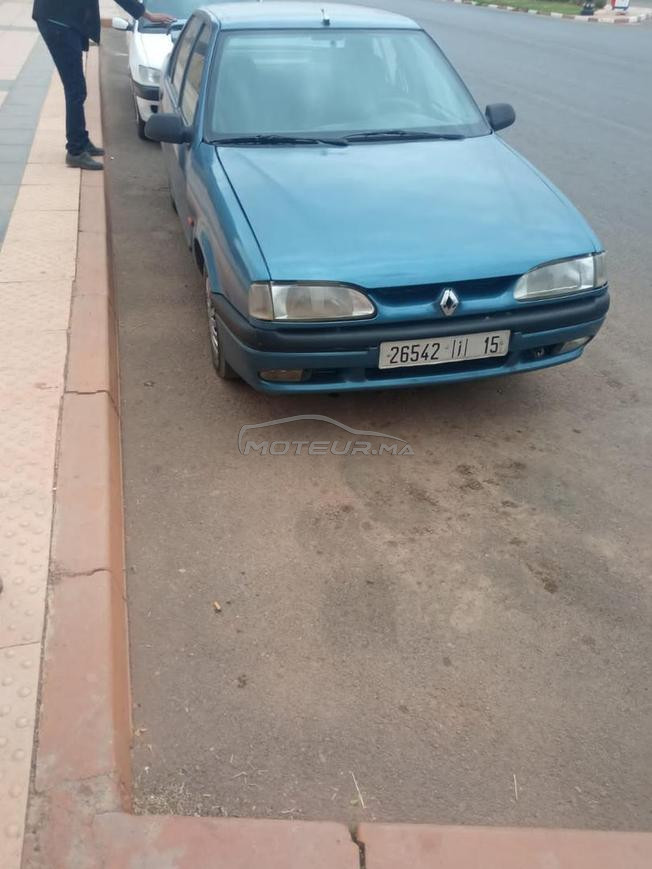 Renault 19