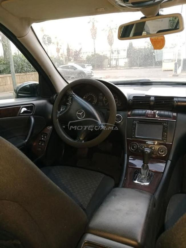 Mercedes-Benz 220 Diesel Automatique 2005 à Rabat