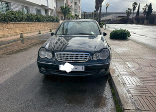 Mercedes-Benz 220 Diesel Automatique 2005 à Rabat