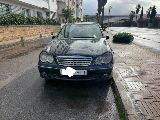 Mercedes-Benz 220 Diesel Automatique 2005 à Rabat
