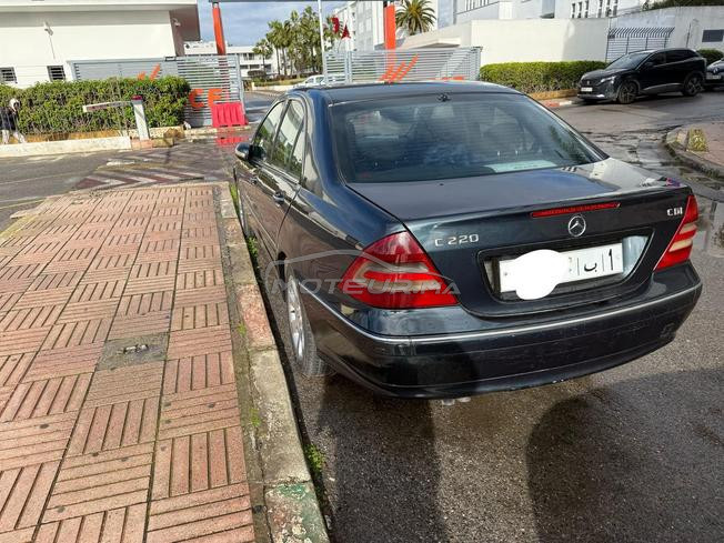 Mercedes-Benz 220 Diesel Automatique 2005 à Rabat