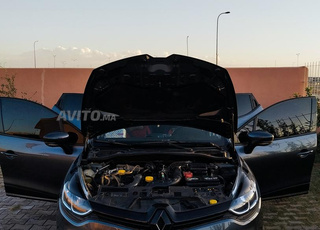 رونو كليو بنزين يدوي 2017 في قلعة السراغنة