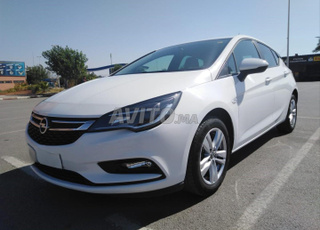 Opel Astra Diesel Automatique 2019 à Fès