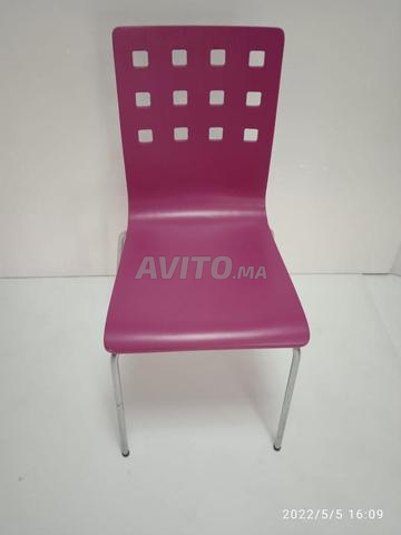 مجموعة من الكراسي - نماذج وألوان مختلفة