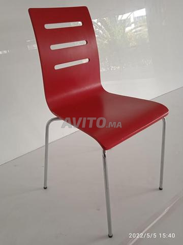 مجموعة من الكراسي - نماذج وألوان مختلفة