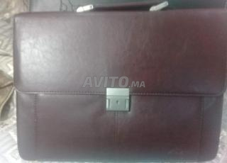 Cartables en cuir à vendre. 