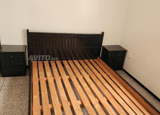 lit et  2 tables de chevet 