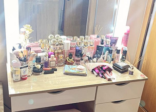 Coiffeuse maquillage très bon état 