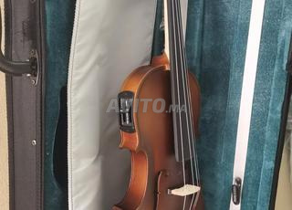 Violon éléctro avec ecoiliseur intégré 