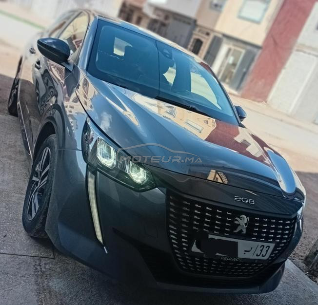 Peugeot 208 full option  diesel 19 000 km