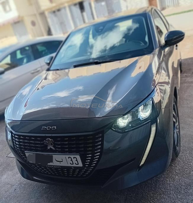 Peugeot 208 full option  diesel 19 000 km