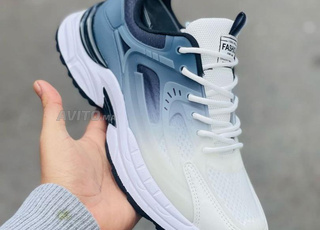 حذاء رياضي أنيق بتصميم عصري