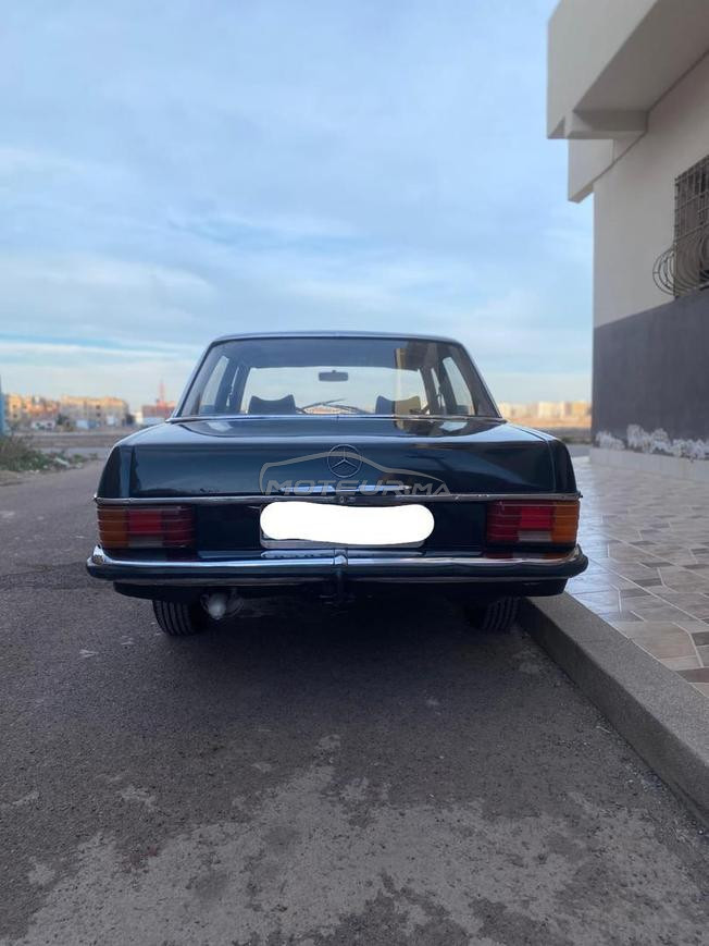 voiture à saisir ...