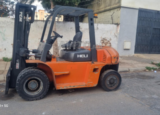 chariot élévateur heli