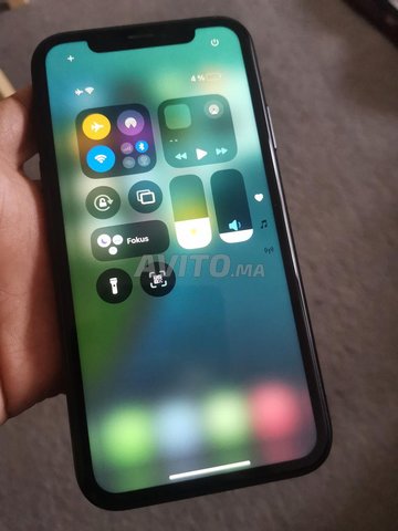 Iphone xr 128 GB Noire 88 battery 