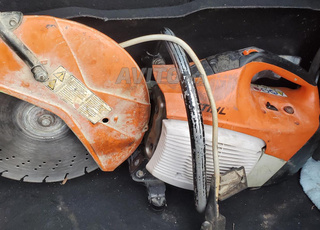 الة للقطع والتقطيع