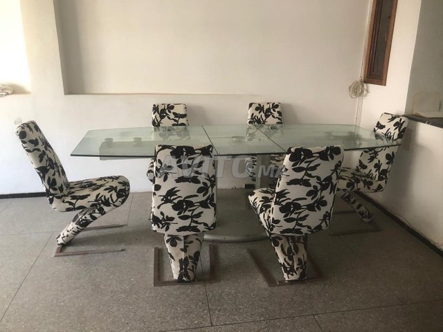 Table et 6 chaises 