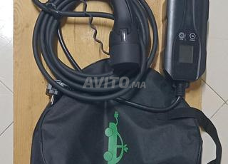 Chargeur pour voiture Hybride et électrique 