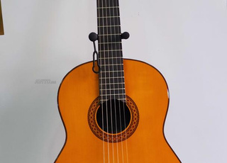Yamaha C80 Vernis - Guitare Classique 4/4