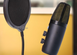 MICROPHONE USB RGB avec accessoires