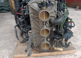 محرك القارب v6