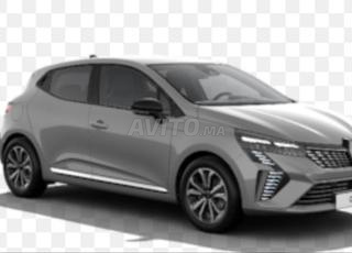 سيارة كليو 5 أوتوماتيكية للإيجار