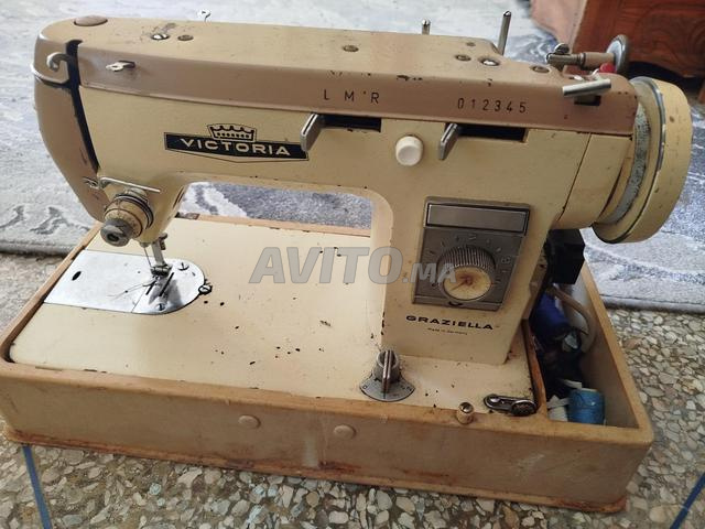 Machine à coudre Victoria