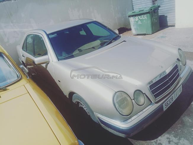 Mercedes-Benz 220