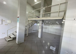 local commercial (vend droit au bai)