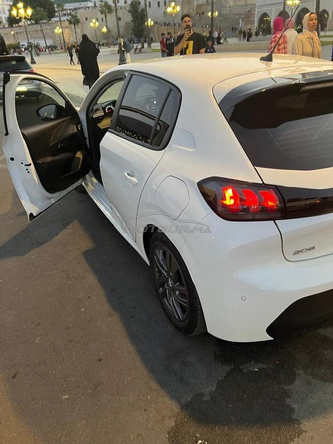 peugeot 208 outomatique ba9a n9iya bazaf 