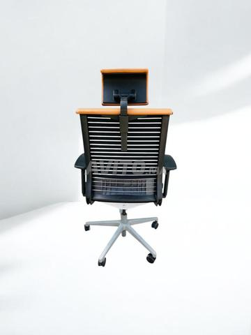 📌Chaise Steelcase thinks cuir marron appui tête📌