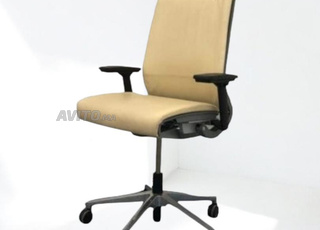 📌Chaise STEELCASE THINK en cuir beige📌