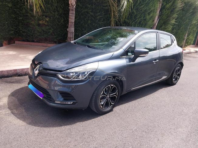 clio 4 trés bon état