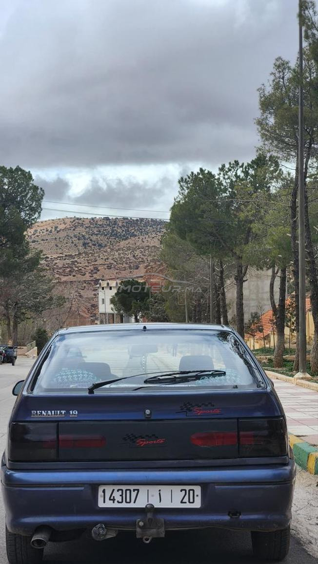 Renault R19