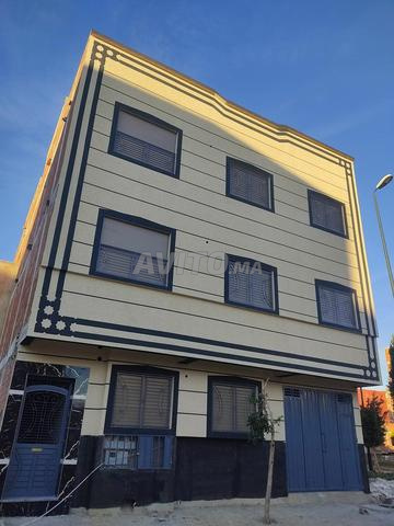 شقة للبيع بالطابق الثاني