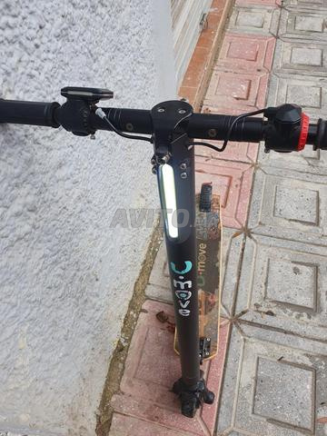 trottinette a vendre en bon état et un bari neuf