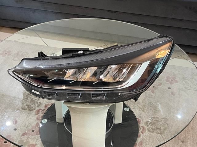 optique ford focus MK4