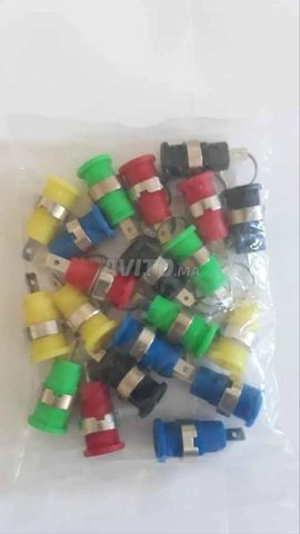 fiche banane femelle 4 mm CATIII 1KV/32A