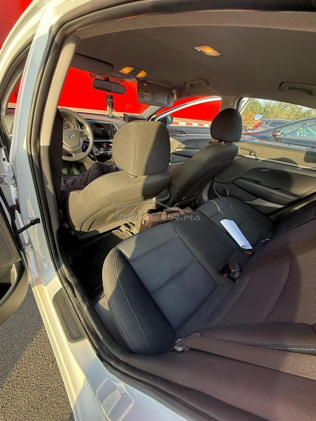 Hyundai Elantra model 2018 en très bonne état 