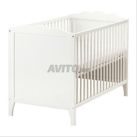 lit bébé Ikea Hensvik avec matelas jamais utilisé 