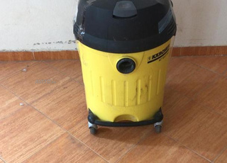 Aspirateur professionnel 