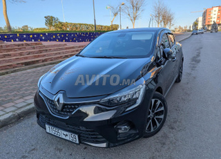 Renault clio 5 model 2021 main libre 